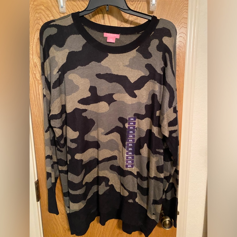 Ladies sweater. Plus size XXL. New with tags.